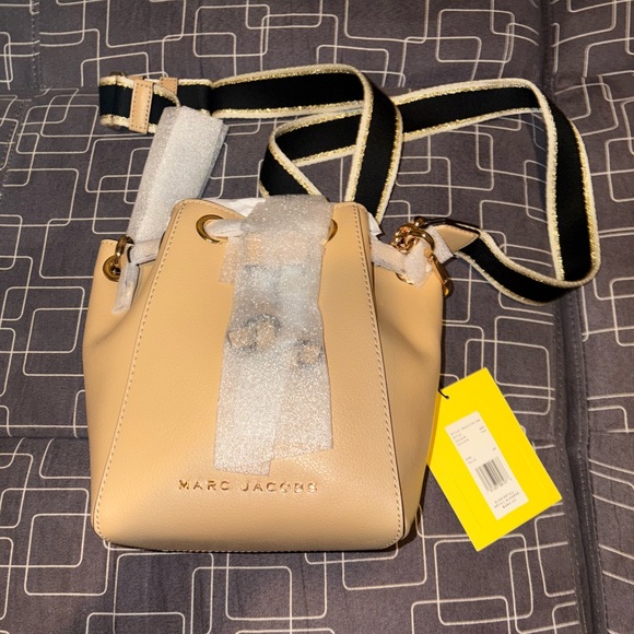 Marc Jacobs The Bucket Bag - Picture 3 of 7